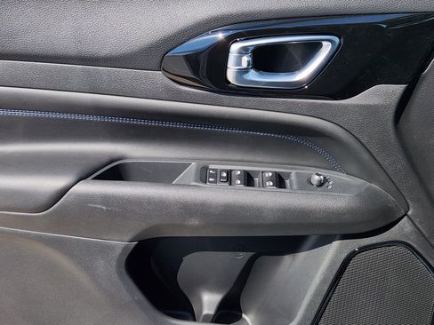 New 2026 Jeep Compass Latitude image 17