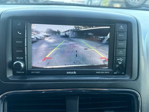 Used 2016 Dodge Grand Caravan R/T FWD image 26