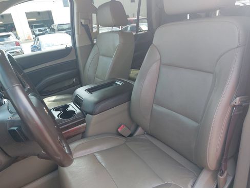 Used 2018 Chevrolet Tahoe LT w/ LT Signature Package AWD/4WD image 16