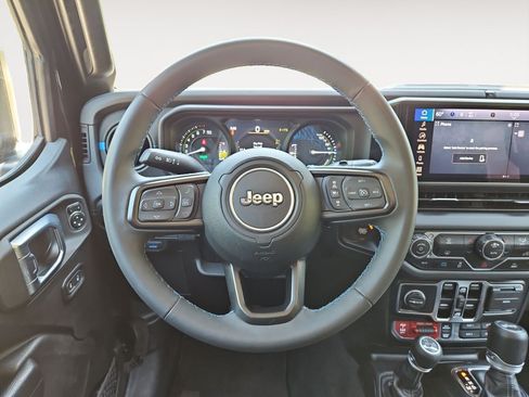 Used 2024 Jeep Wrangler Unlimited Rubicon 4xe AWD/4WD image 12