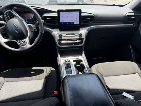 Used 2024 Ford Explorer XLT RWD image 11