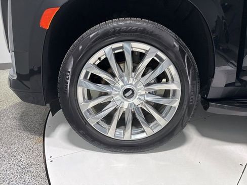 Used 2023 Cadillac Escalade ESV Premium Luxury image 9