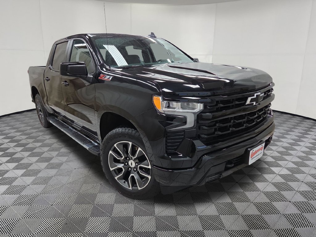 Used 2022 Chevrolet Silverado 1500 RST w/ Z71 Off-Road Package AWD/4WD image 3