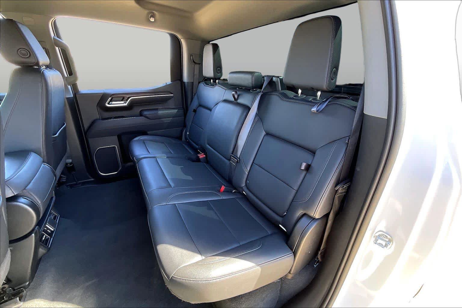 Used 2026 GMC Sierra 1500 SLT RWD image 18