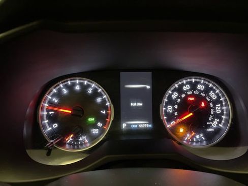 Used 2022 Toyota RAV4 XLE Premium image 15