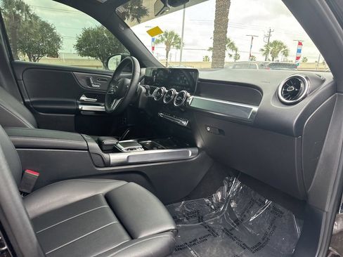 Used 2020 Mercedes-Benz GLB 250 image 24