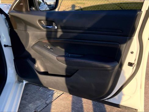 Used 2022 Nissan Altima 2.5 SR image 21