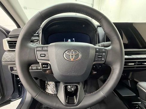 Used 2026 Toyota Camry XLE AWD/4WD image 16