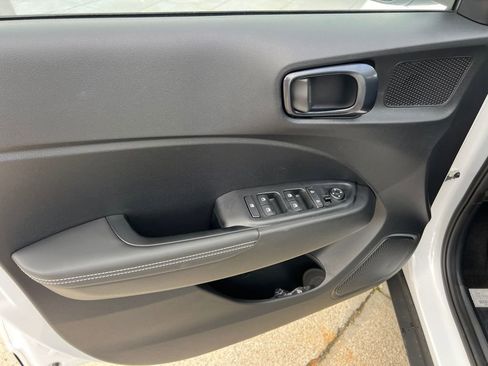 New 2025 Hyundai Venue Limited image 10