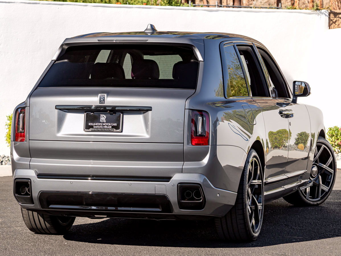 Used 2027 Rolls-Royce Cullinan Black Badge AWD/4WD image 2