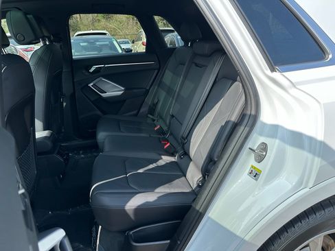 Used 2025 Audi Q3 2.0T Premium image 9