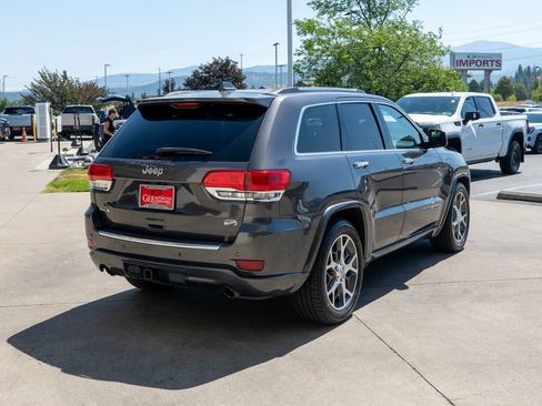 Used 2020 Jeep Grand Cherokee Overland AWD/4WD image 7