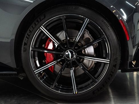 Used 2021 Aston Martin V8 Vantage Roadster RWD image 97
