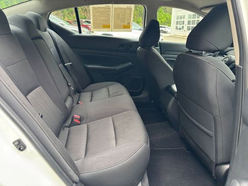 Used 2025 Nissan Altima 2.5 SV FWD image 39