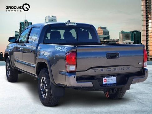 Used 2019 Toyota Tacoma TRD Off-Road image 2