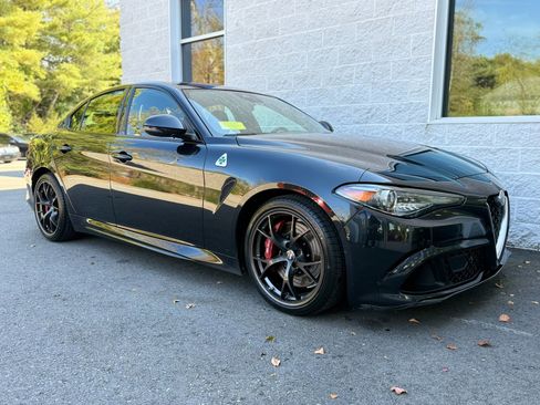 Used 2021 Alfa Romeo Giulia Quadrifoglio image 34