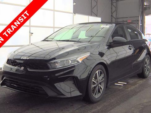 Used 2022 Kia Forte LXS FWD image 1
