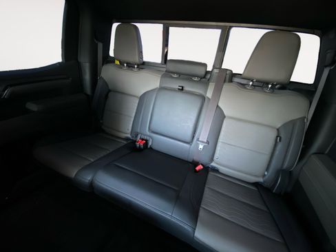 Used 2024 Chevrolet Silverado 1500 ZR2 w/ Technology Package image 24