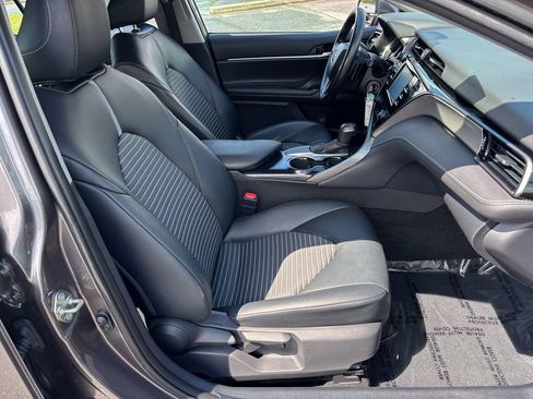 Used 2020 Toyota Camry SE FWD image 30
