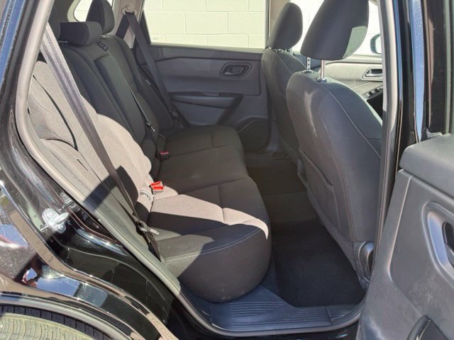 Used 2024 Nissan Rogue S FWD image 11