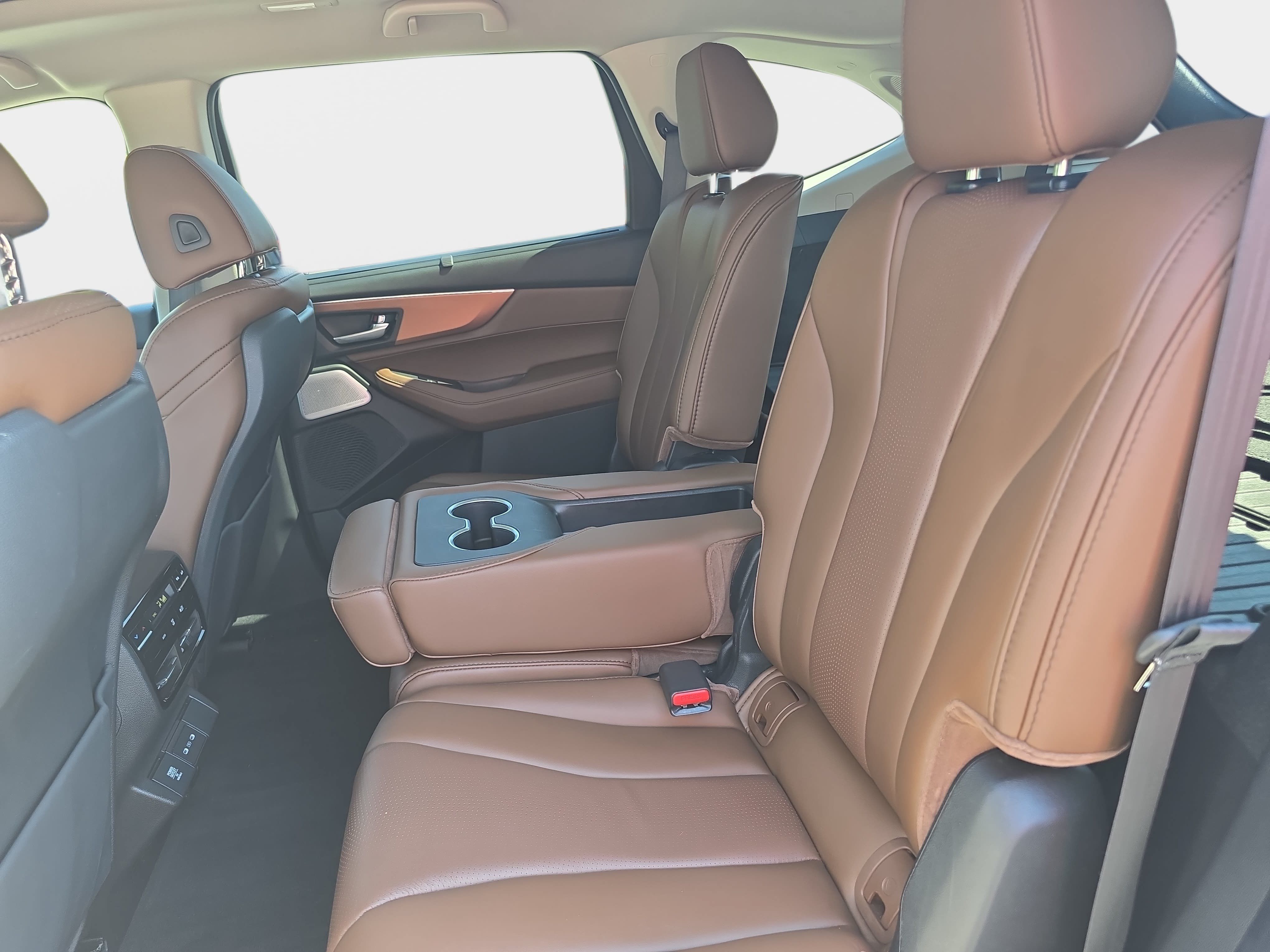 Certified 2025 Acura MDX w/ Technology Package FWD image 15