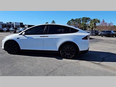 Used 2022 Tesla Model X image 26