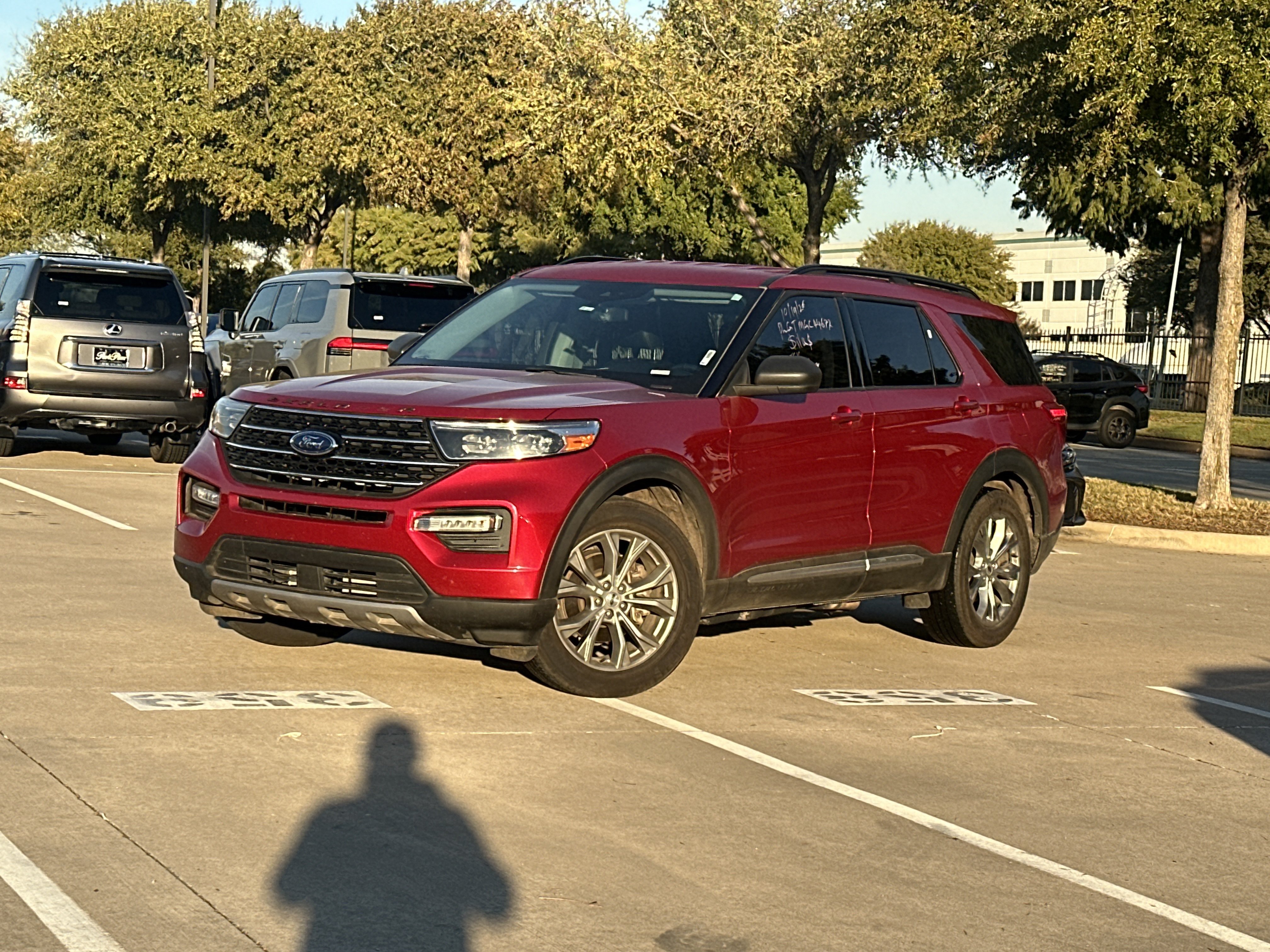 Used 2021 Ford Explorer XLT w/ Equipment Group 202A RWD image 1