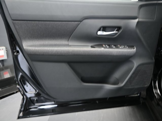 Used 2025 Nissan Kicks SV AWD/4WD image 21