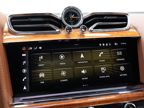 Certified 2021 Bentley Bentayga image 39