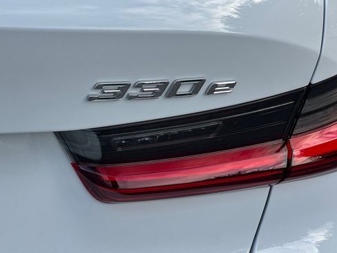 Used 2022 BMW 330e w/ Driving Assistance Package image 36