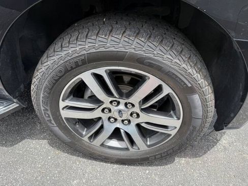 Used 2022 Ford Expedition Max Limited AWD/4WD image 9