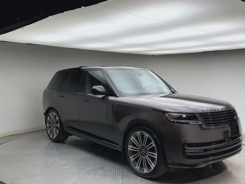 Used 2024 Land Rover Range Rover SE AWD/4WD image 8