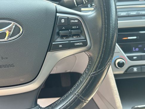 Used 2018 Hyundai Elantra Value Edition FWD image 17