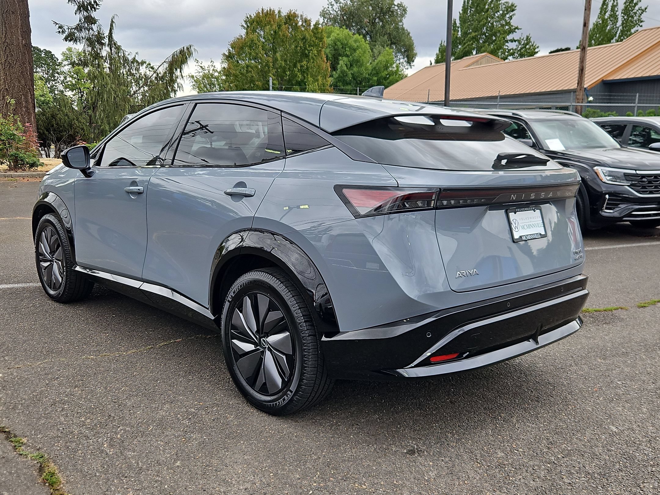 Used 2024 Nissan Ariya AWD image 3