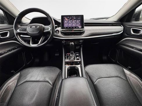 Certified 2022 Jeep Compass Latitude image 28