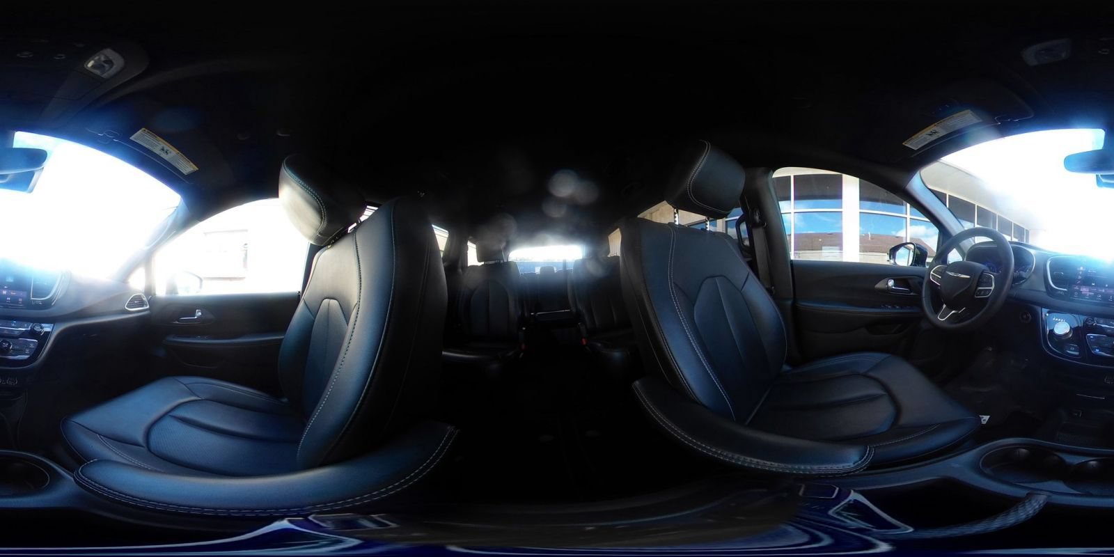 Used 2025 Chrysler Pacifica Select FWD image 44