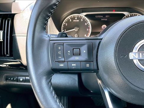 Used 2024 Nissan Pathfinder SV AWD/4WD image 11