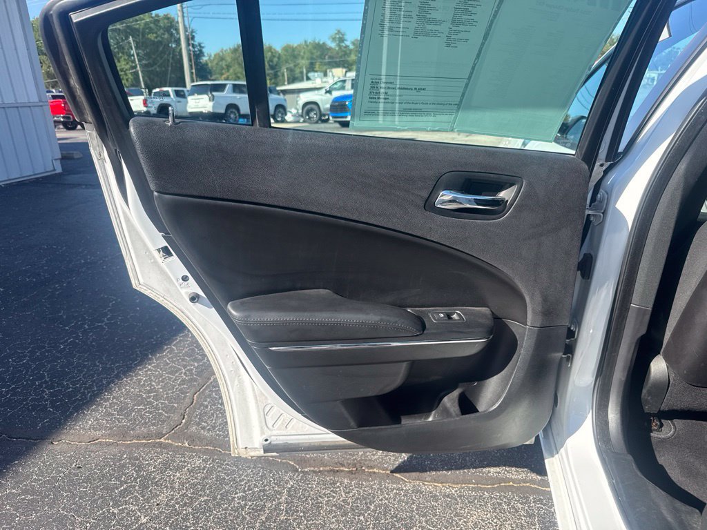 Used 2014 Dodge Charger SXT RWD image 16