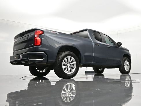 Used 2020 Chevrolet Silverado 1500 Custom w/ Custom Value Package image 39