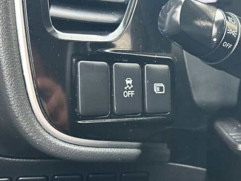 Used 2019 Mitsubishi Outlander ES image 30