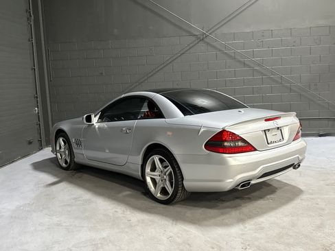 Used 2009 Mercedes-Benz SL 550 image 4