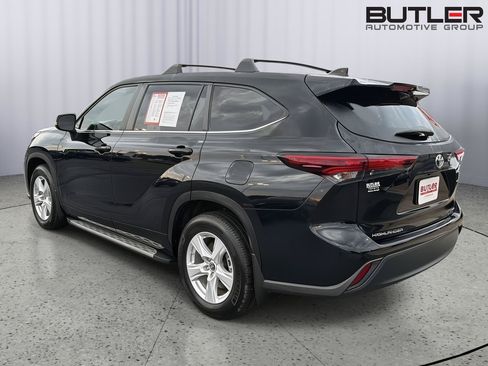 Certified 2024 Toyota Highlander LE AWD/4WD image 4