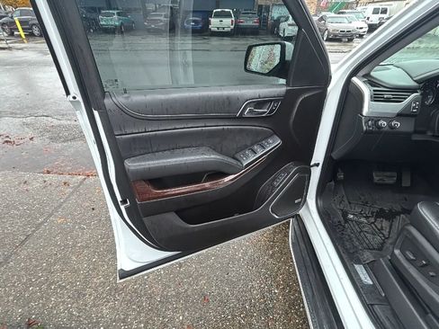 Used 2017 GMC Yukon SLT w/ Open Road Package image 24