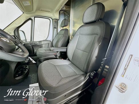 Used 2025 RAM ProMaster 2500 w/ Convenience Group image 19