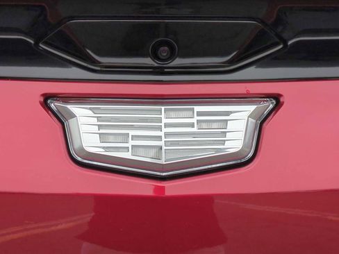 New 2025 Cadillac Optiq Luxury 1 image 8