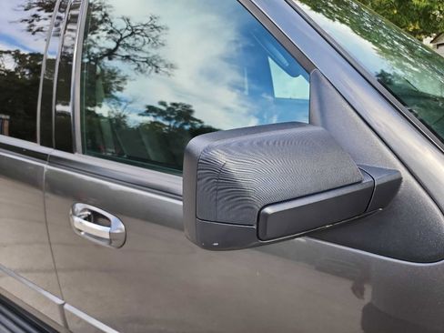 Used 2017 Ford Expedition EL XLT image 12