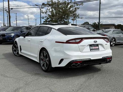 Used 2018 Kia Stinger GT1 image 8