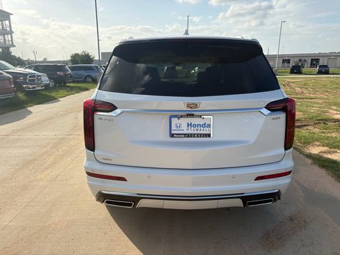 Used 2024 Cadillac XT6 Premium Luxury AWD/4WD image 7