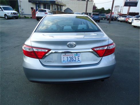Used 2015 Toyota Camry LE FWD image 7