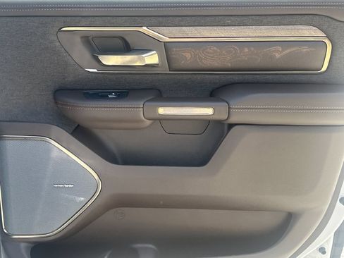 Used 2025 RAM 1500 Limited AWD/4WD image 17